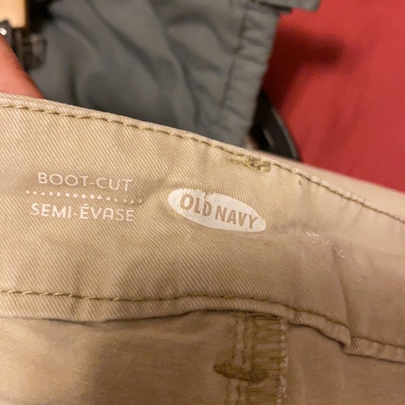 🎈 Old navy khakis pants - Picture 2 of 3
